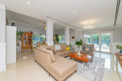 Villa itt: Meadows, Dubai, EAE, 5 hálószoba, 343 m², azonosító: 649707 - fénykép 3