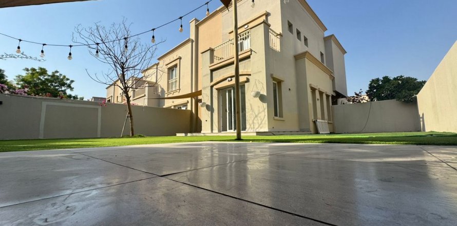 Radhus i Dubai, UAE 3 sovrum, 344.9 kvm Nr. 726220
