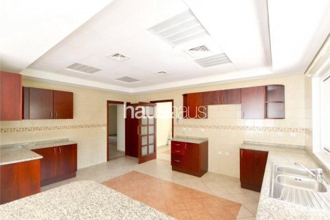 Vila di Dubai Investment Park, UAE 5 bilik tidur, 577 meter persegi № 625171 - foto 8