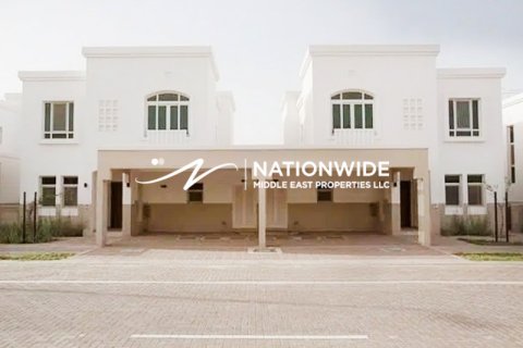 Townhouse în Abu Dhabi, EAU 2 dormitoare, 161 mp.  №690732
