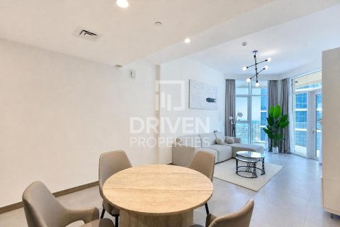 Apartmen di Business Bay, Dubai, UAE 2 bilik tidur, 102.29 meter persegi № 765696 - foto 5