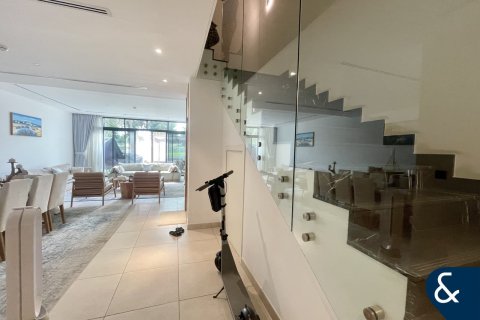 Vilă de închiriat în Jumeirah Golf Estates, Dubai, EAU 4 dormitoare, 178 mp.  №671317 - poză 8