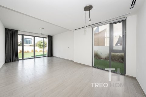 Villa in Dubai South (Dubai World Central), UAE 3 bedrooms, 520 sq.m. № 597651 - photo 4