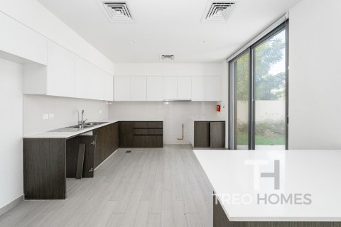 Villa in Dubai South (Dubai World Central), UAE 3 bedrooms, 520 sq.m. № 597651 - photo 6