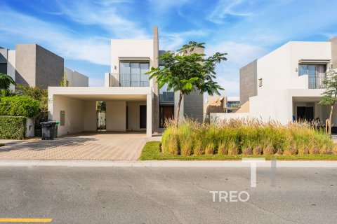 Villa in Dubai South (Dubai World Central), UAE 3 bedrooms, 520 sq.m. № 597651 - photo 1