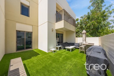 Adosado en Town Square, Dubai, EAU 3 dormitorios, 196.77 m² № 739270
