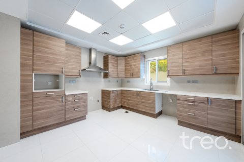 Vila v Arabian Ranches, Dubai, SAE 5 spální, 373.47 m2 č. 733439 - Fotografia 3