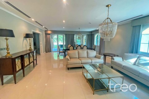 Willa do wynajęcia w Jumeirah Park, Dubai, ZEA 5 sypialnie, 435.62 mkw., nr 733457 - zdjęcie 2