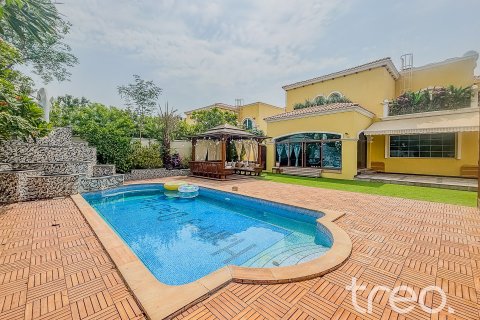 فيلا للإيجار في Jumeirah Park، دبي، الإمارات العربية المتحدة 4 غرفة نوم ، 402.73 متر مربع ، رقم 733455 - صورة 2