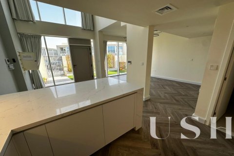 Řadový dům v Dubai Land, SAE 2 ložnice, 106 m² Č.: 621082 - fotografie 12