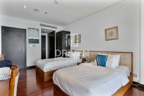 Apartment in Palm Jumeirah, Dubai, UAE 2 bedrooms, 164 sq.m. № 653972 - photo 7