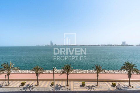 Apartment in Palm Jumeirah, Dubai, UAE 2 bedrooms, 164 sq.m. № 653972 - photo 14