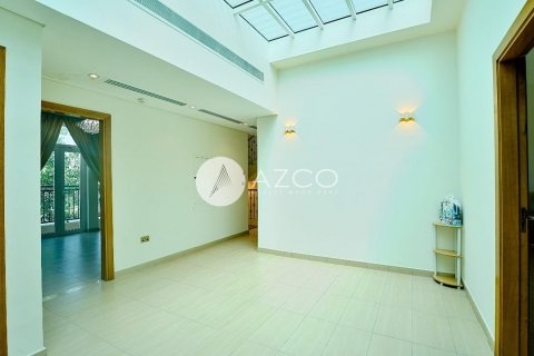 Müüa villa asukohaga Jumeirah Park, Dubai, AÜE: 4 magamistoaga, 631.1 m² Nr 623762 - pilt 14