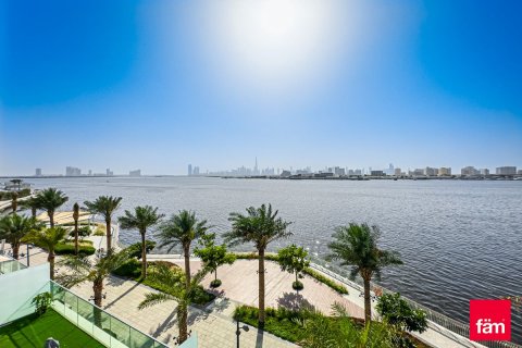 Rumah bandar di Dubai, UAE 2 bilik tidur, 282.8 meter persegi № 575370 - foto 1