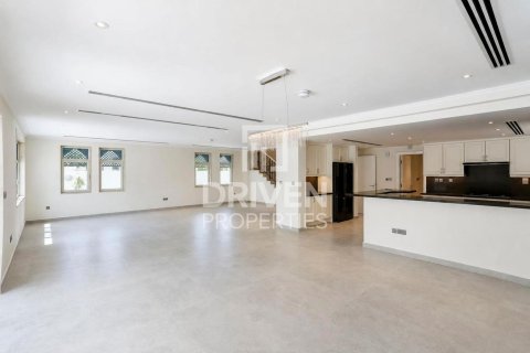 Villa til leje i Jumeirah Park, Dubai, UAE 4 soveværelser, 781.59 kvm № 765625 - foto 2