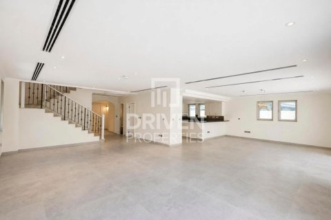 Villa til leje i Jumeirah Park, Dubai, UAE 4 soveværelser, 781.59 kvm № 765625 - foto 1