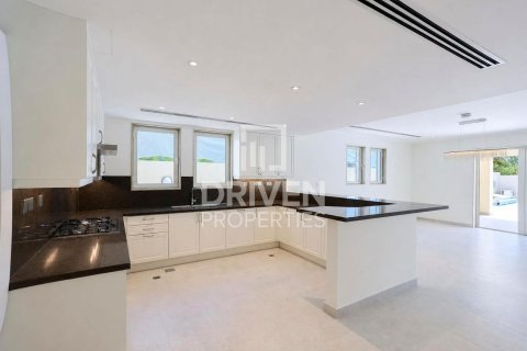 Villa til leje i Jumeirah Park, Dubai, UAE 4 soveværelser, 781.59 kvm № 765625 - foto 15