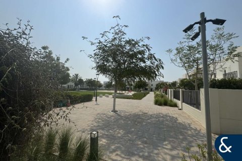 Townhouse til salg i Town Square, Dubai, UAE 3 soveværelser, 207 kvm № 667399 - foto 11