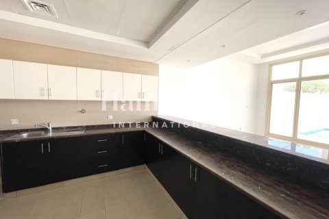 Városi lakóépület itt: Al Furjan, Dubai, EAE, 4 hálószoba, 243.22005400 m², azonosító: 651343 - fénykép 4