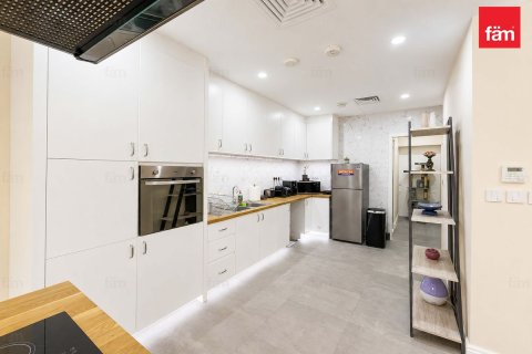 Radhus till försäljning i Dubai, UAE 3 sovrum, 160.6 kvm Nr. 740539 - fotografi 12