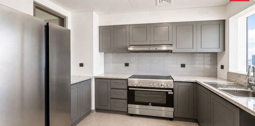 Rijtjeshuis in Dubai, VAE 4 slaapkamers, 144 vr.m. nr 710104