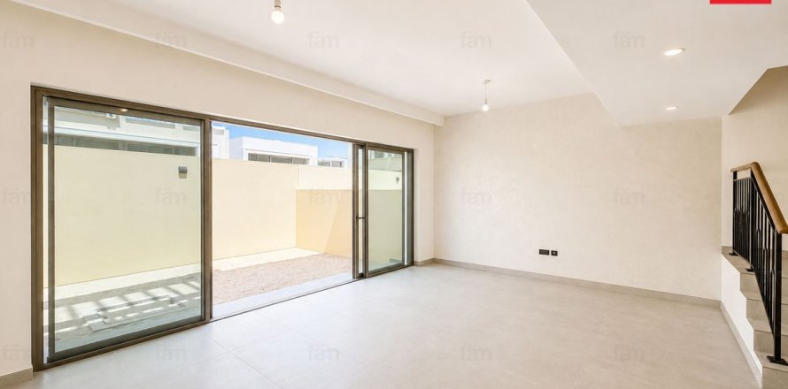טאונהאוס ב Dubai, איחוד האמירויות 4 חדרי שינה, 144 מ"ר מספר 710104