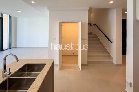 Villa in Dubai South (Dubai World Central), Dubai, UAE 3 bedrooms, 191 sq.m. № 625462 - photo 4