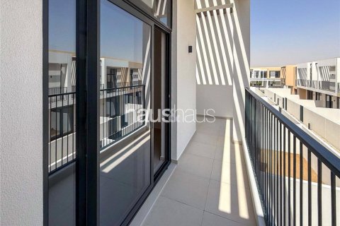 Villa in Dubai South (Dubai World Central), Dubai, UAE 3 bedrooms, 191 sq.m. № 625462 - photo 8