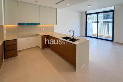 Villa in Dubai South (Dubai World Central), Dubai, UAE 3 bedrooms, 191 sq.m. № 625462 - photo 1