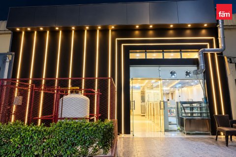 Magacin u Al Quoz, Dubai, UAE 456.6 m2 Br. 763845 - fotografija 8