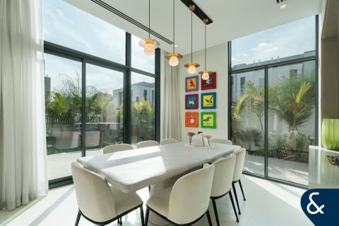 Al Furjan、Dubai、UAE にあるヴィラ販売中 4ベッドルーム、244 m2、No688600 - 写真 3