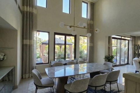 Al Wasl, Dubai, BAE’de satılık villa 5 yatak odası, 449 m&sup2; No 695976 - fotoğraf 2