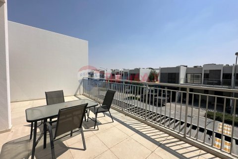 Vilë në Dubai, Emiratet e Bashkuara Arabe 3 dhoma gjumi, 174.8 m2. № 566537 - Foto 1