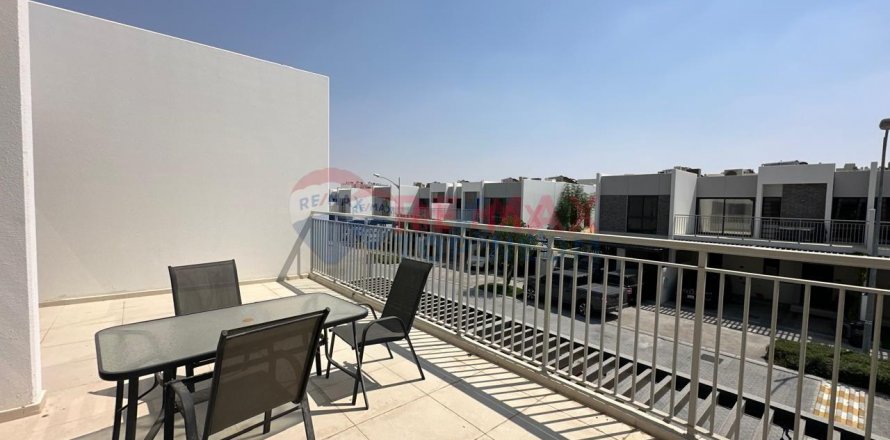 Vilë në Dubai, Emiratet e Bashkuara Arabe 3 dhoma gjumi, 174.8 m2. № 566537