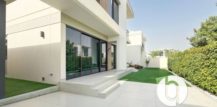 Tilal Al Ghaf、Dubai、UAEにあるヴィラ 4ベッドルーム、381 m2 No730105