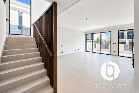Villa para arrendamento em Tilal Al Ghaf, Dubai, EAU 4 quartos, 381 m2 № 730103 - foto 8