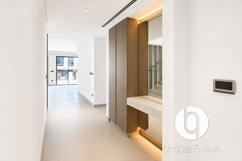 Villa para arrendamento em Tilal Al Ghaf, Dubai, EAU 4 quartos, 381 m2 № 730103 - foto 15