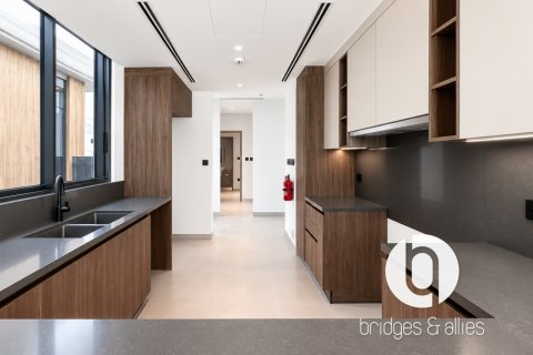 Villa para arrendamento em Tilal Al Ghaf, Dubai, EAU 4 quartos, 381 m2 № 730103 - foto 6