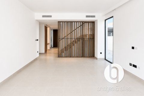 Villa para arrendamento em Tilal Al Ghaf, Dubai, EAU 4 quartos, 381 m2 № 730103 - foto 3