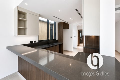 Villa para arrendamento em Tilal Al Ghaf, Dubai, EAU 4 quartos, 381 m2 № 730103 - foto 5