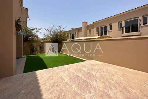 Villa til leie i Serena, Dubai, Emiratene 3 soverom, 213.2 kvm Nr. 740688 - Foto 15