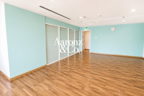 Oficina en alquiler en Jumeirah Lake Towers, Dubai, EAU 107 m2 № 740693 - foto 2