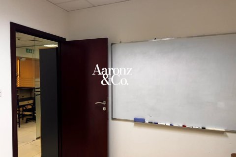 Zyrë në Business Bay, Dubai, Emiratet e Bashkuara Arabe 66 m2. № 740689 - Foto 11