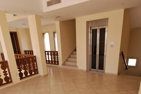 Vila u gradu Al Hamra Village, Ras Al Khaimah, UAE 5 spavaće sobe, 1416 m2 Br. 656748 - Slika 10