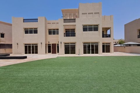 Vila u gradu Al Hamra Village, Ras Al Khaimah, UAE 5 spavaće sobe, 1416 m2 Br. 656748 - Slika 7