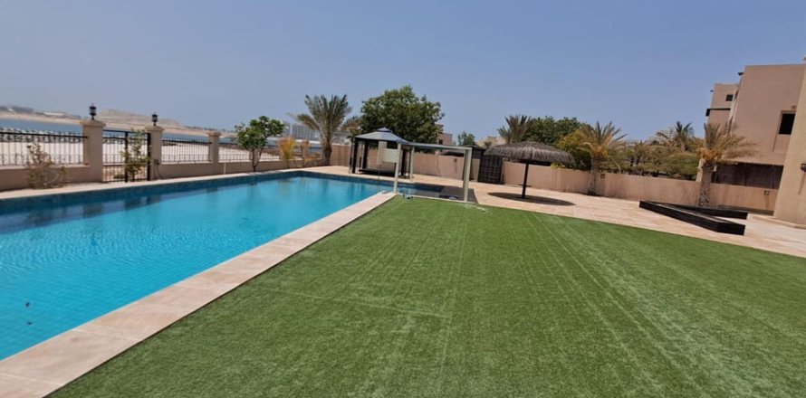 Vila u gradu Al Hamra Village, Ras Al Khaimah, UAE 5 spavaće sobe, 1416 m2 Br. 656748