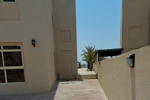 Vila u gradu Al Hamra Village, Ras Al Khaimah, UAE 5 spavaće sobe, 1416 m2 Br. 656748 - Slika 5