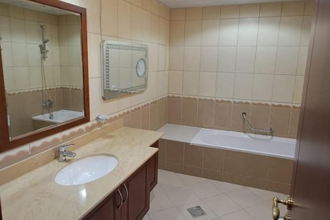 Vila u gradu Al Hamra Village, Ras Al Khaimah, UAE 5 spavaće sobe, 1416 m2 Br. 656748 - Slika 30