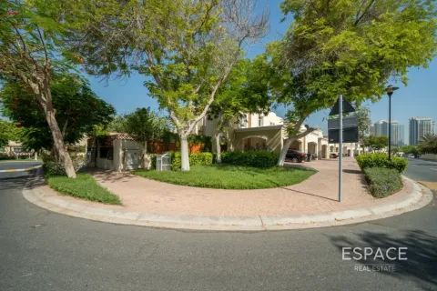 Müüa villa asukohaga The Lakes, Dubai, AÜE: 3 magamistoaga, 259 m² Nr 737841 - pilt 19