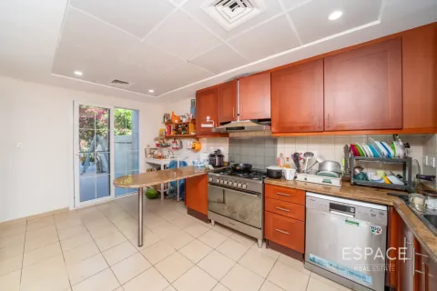 Müüa villa asukohaga The Lakes, Dubai, AÜE: 3 magamistoaga, 259 m² Nr 737841 - pilt 7